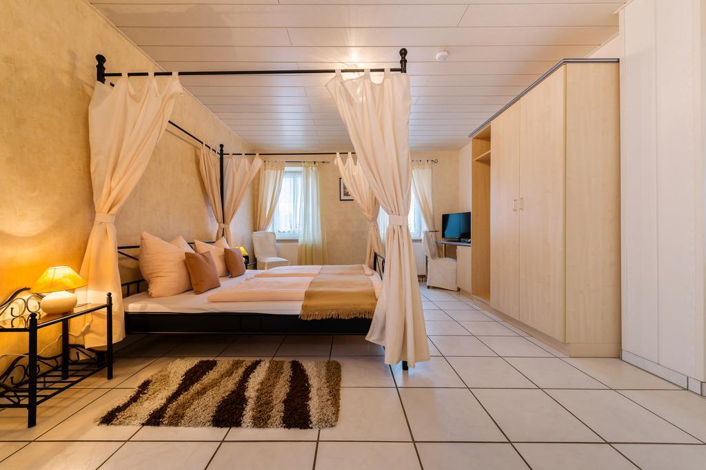 Moselhotel Ludwigs Köwerich Oda fotoğraf